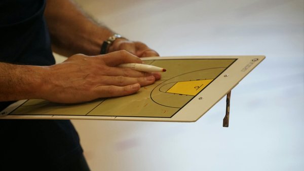 Transfert de neal maupay vers l'om : perspectives et enjeux