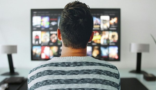 Comment choisir la plateforme de streaming de séries qui convient le mieux à vos besoins ?